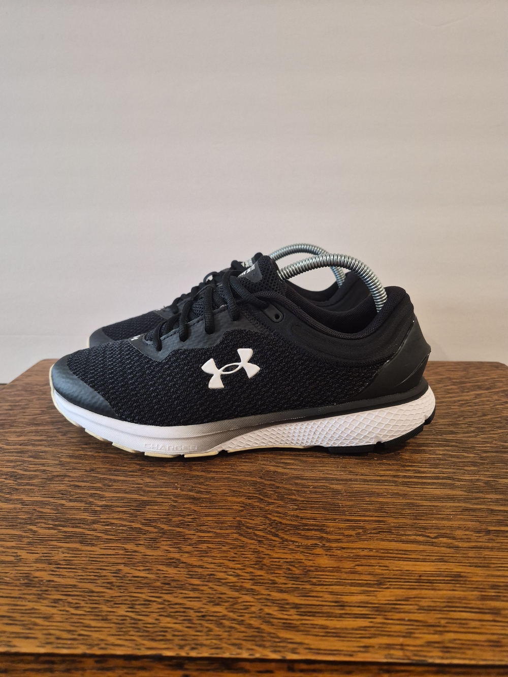Under Armour Charged Escape 3 Athletic Running Shoes
Women's Size US 8.5 D